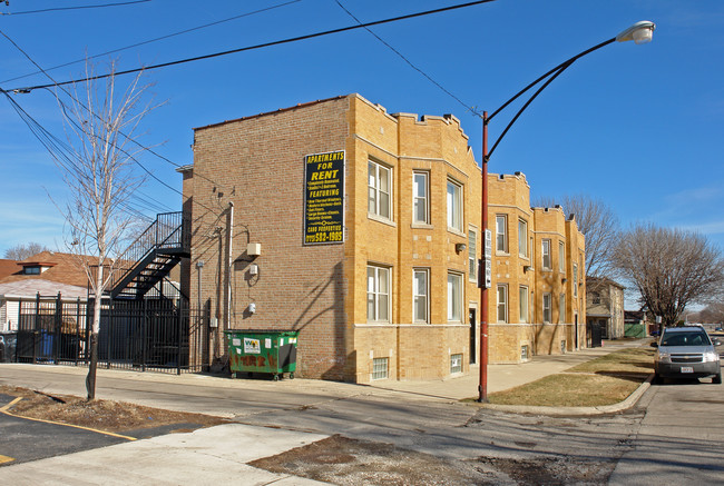 4736-4742 W 65th St in Chicago, IL - Foto de edificio - Building Photo