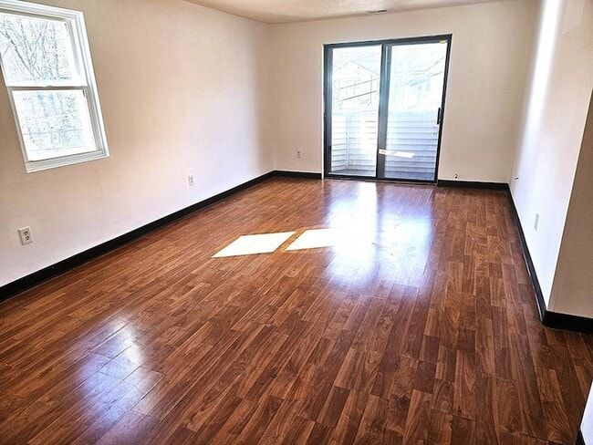 75 Scotch Pond Pl, Unit 32 in Quincy, MA - Foto de edificio - Building Photo