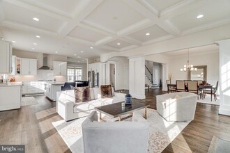1734 Fairview Ave in McLean, VA - Building Photo - Building Photo