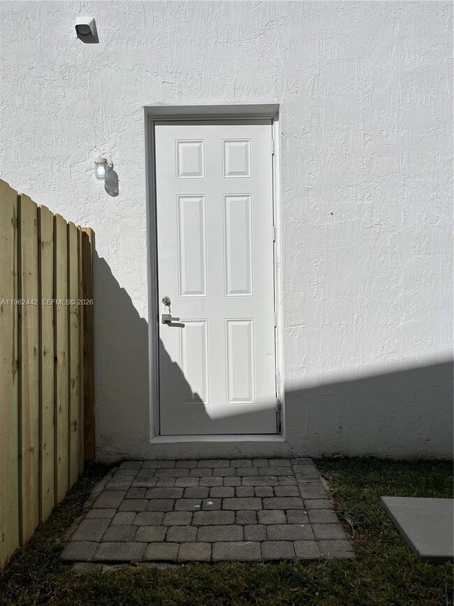 238 NE 31st Ave in Homestead, FL - Building Photo - Building Photo