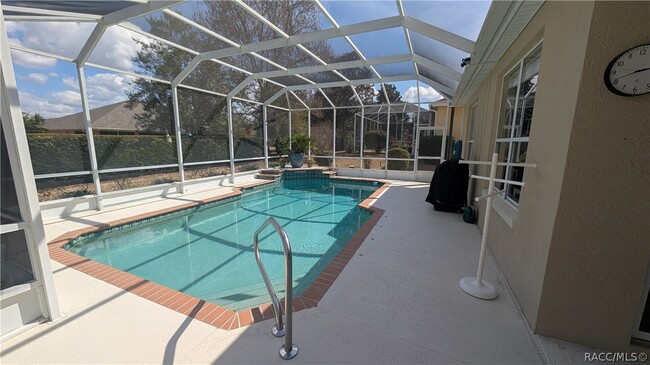 property at 174 W Romany Loop
