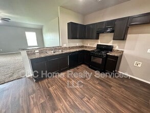 1933 Autumn Way in Mustang, OK - Building Photo - Building Photo