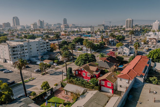 421 E 8th St in Long Beach, CA - Building Photo - Building Photo