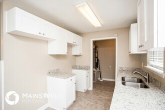 5120 Highpoint Rd in Union City, GA - Building Photo - Building Photo