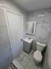 5802 NW 12th St in Sunrise, FL - Building Photo - Building Photo