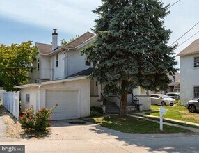 334 E Conestoga Rd in Wayne, PA - Building Photo - Building Photo