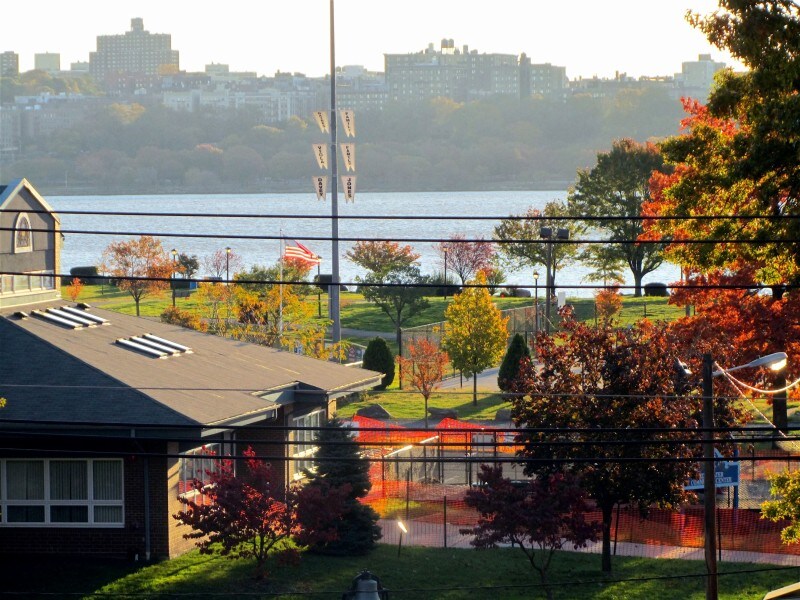 1150 River Rd in Edgewater, NJ - Building Photo