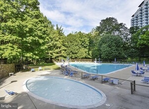 10500 Rockville Pike in Rockville, MD - Building Photo - Building Photo