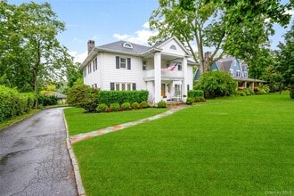 20 Elk Ave in New Rochelle, NY - Building Photo - Building Photo