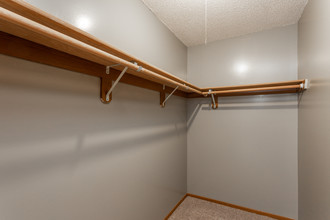 Walnut Creek Apartments in Newton, IA - Foto de edificio - Interior Photo