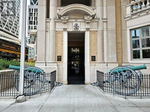426-1426 University Ave in Toronto, ON - Building Photo - Building Photo
