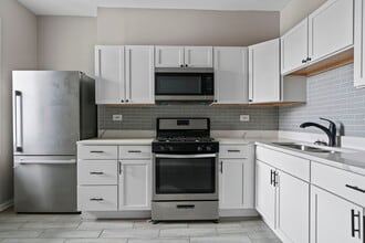 7028 S Peoria St, Unit 2 in Chicago, IL - Building Photo - Building Photo