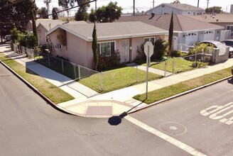 5922 Gardenia Ave in Long Beach, CA - Building Photo - Building Photo