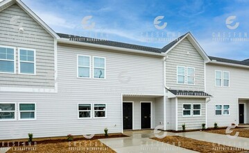 509 Directive Dr in Hope Mills, NC - Building Photo - Building Photo