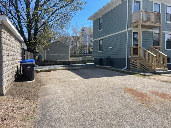 35 Pidge Ave-Unit -37 Pidge Avenue in Pawtucket, RI - Building Photo - Building Photo