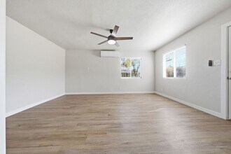 849 West St in Redding, CA - Foto de edificio - Building Photo