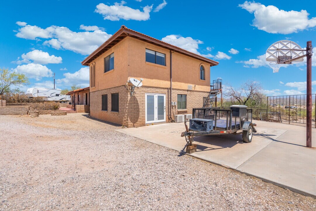 56641 N Cope Rd in Wickenburg, AZ - Building Photo