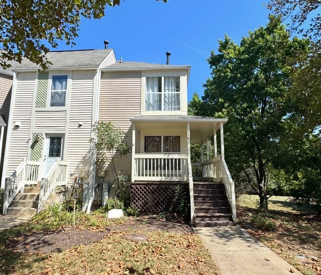 property at 116 Woodridge Pl