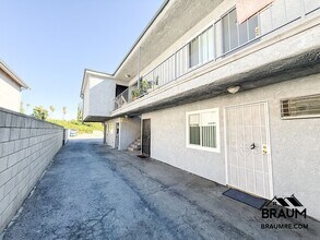 6612 Sylmar Ave in Los Angeles, CA - Building Photo - Building Photo