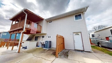 511 Freeman Ave in Brentwood, NY - Building Photo - Building Photo