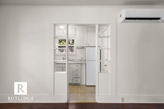 1122 E Main St in Medford, OR - Building Photo - Building Photo