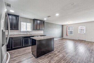 5722 Basin Ranch Ln in Park Row, TX - Foto de edificio - Building Photo