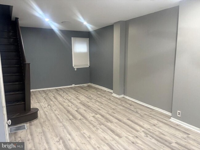 property at 1309 W Clementine St