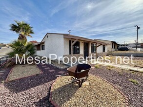 201 Muriel Dr in Barstow, CA - Building Photo - Building Photo