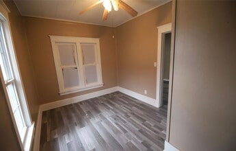 212 W Central Ave in Miami, OK - Building Photo - Building Photo