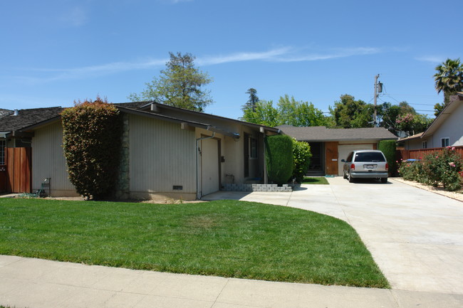 1075-1077 Nottingham Pl in San Jose, CA - Building Photo - Building Photo