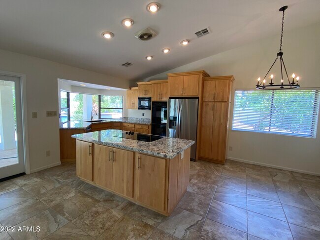 10210 N 77th Pl in Scottsdale, AZ - Building Photo - Building Photo