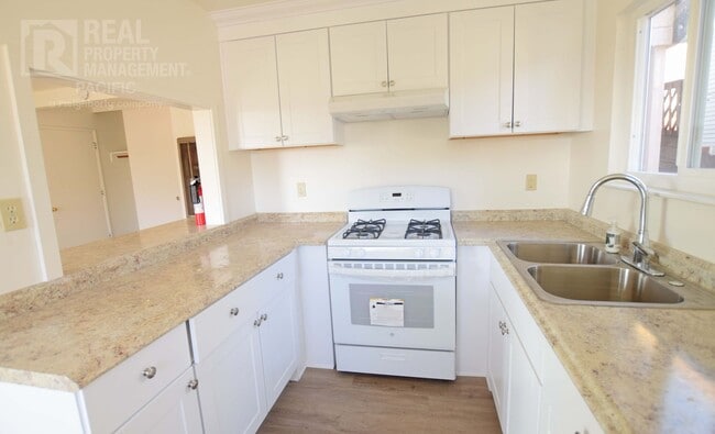 property at 2041 36th Ave