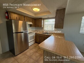 256 Nippino Trail E in Nokomis, FL - Building Photo - Building Photo