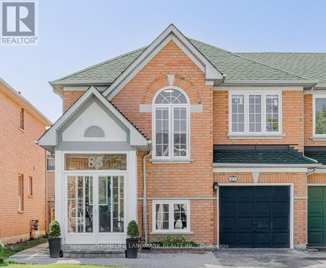 85 Nahanni Dr