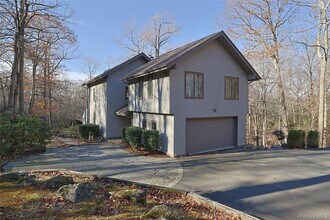 300 Clausland Mountain Rd in Orangetown, NY - Building Photo - Building Photo