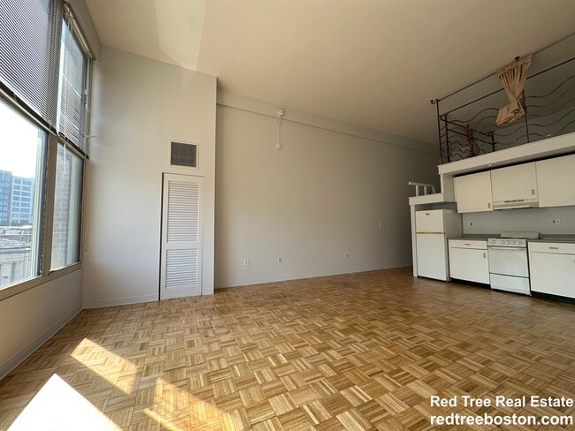 61 Brookline Ave, Unit 316 in Boston, MA - Building Photo - Building Photo