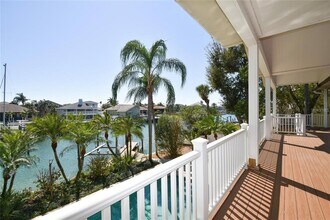 104 5th St E in St. Petersburg, FL - Building Photo - Building Photo