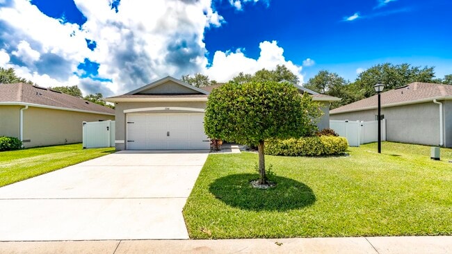5344 Oakland Lake Cir in Fort Pierce, FL - Building Photo - Building Photo
