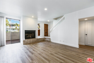 1304 Washington Ave in Santa Monica, CA - Building Photo - Building Photo