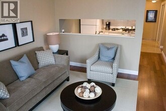 1288 Alberni St in Vancouver, BC - Building Photo - Building Photo