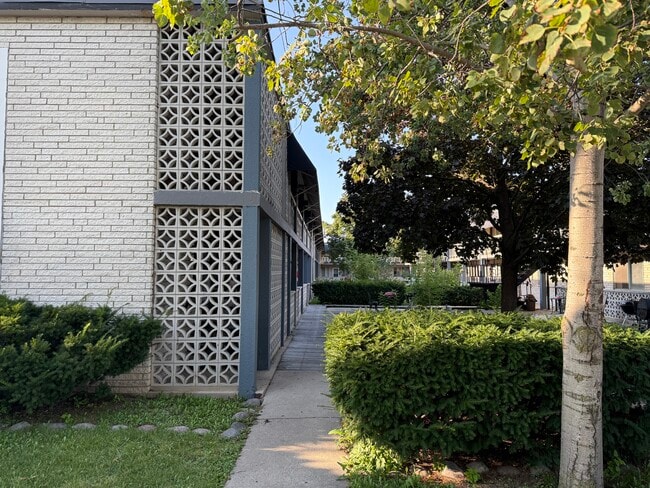 N88W14750 Main St, Unit Menomonee Falls Studios in Menomonee Falls, WI - Building Photo - Building Photo