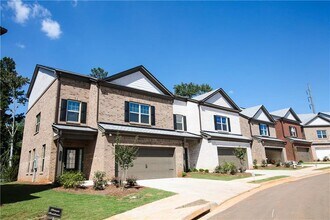 4295 Almanor Cir in Norcross, GA - Foto de edificio - Building Photo