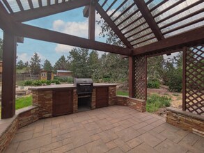 20952 Desert Wood Dr in Bend, OR - Building Photo - Building Photo