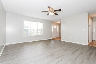 2211 Scheper Ct in Covington, KY - Building Photo - Building Photo