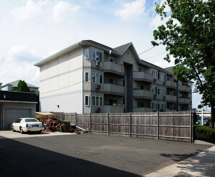 Convent Court Condominiums (por) in Newark, NJ - Building Photo