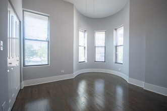 1044 W 18th St, Unit # 03F in Chicago, IL - Building Photo - Building Photo