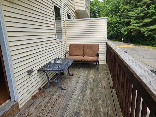 410 Emmett St in Bristol, CT - Building Photo - Building Photo