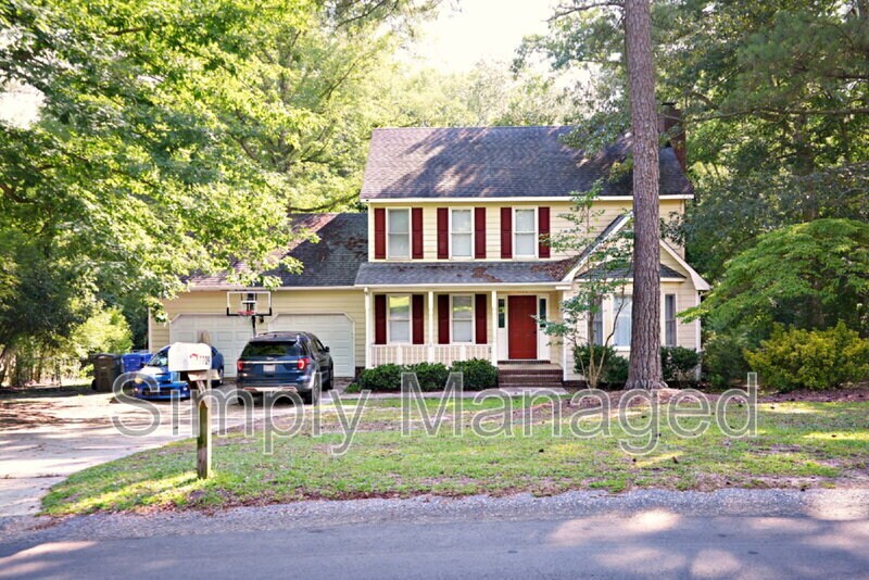 7709 Scottsdale Dr in Fayetteville, NC - Foto de edificio