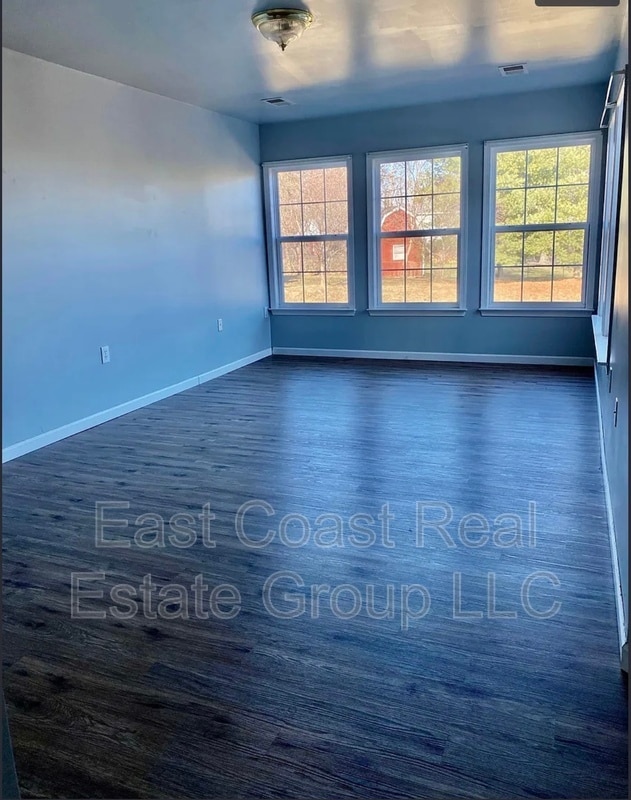 27 Dunlap Dr in Charles Town, WV - Building Photo - Building Photo