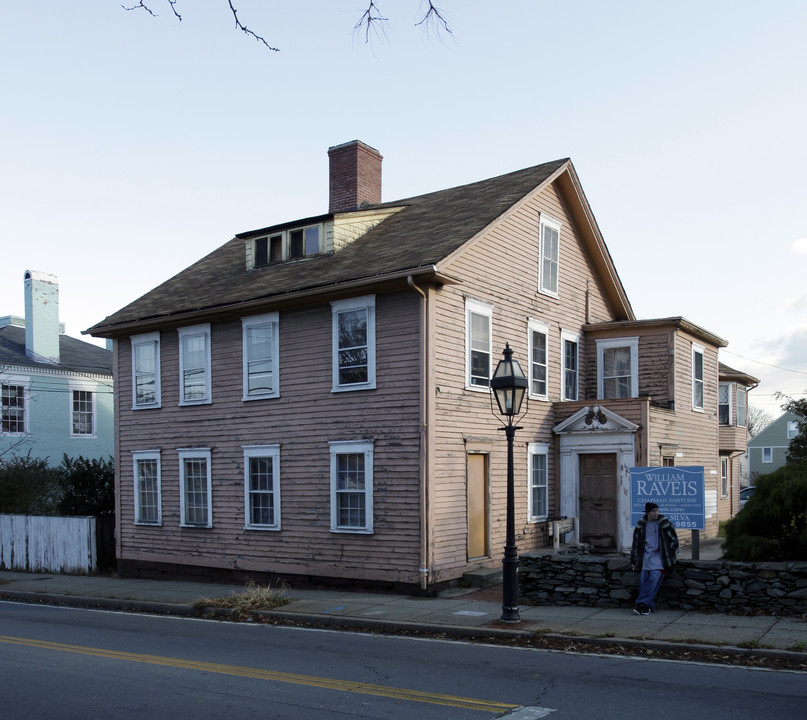 390 Main St in Warren, RI - Building Photo